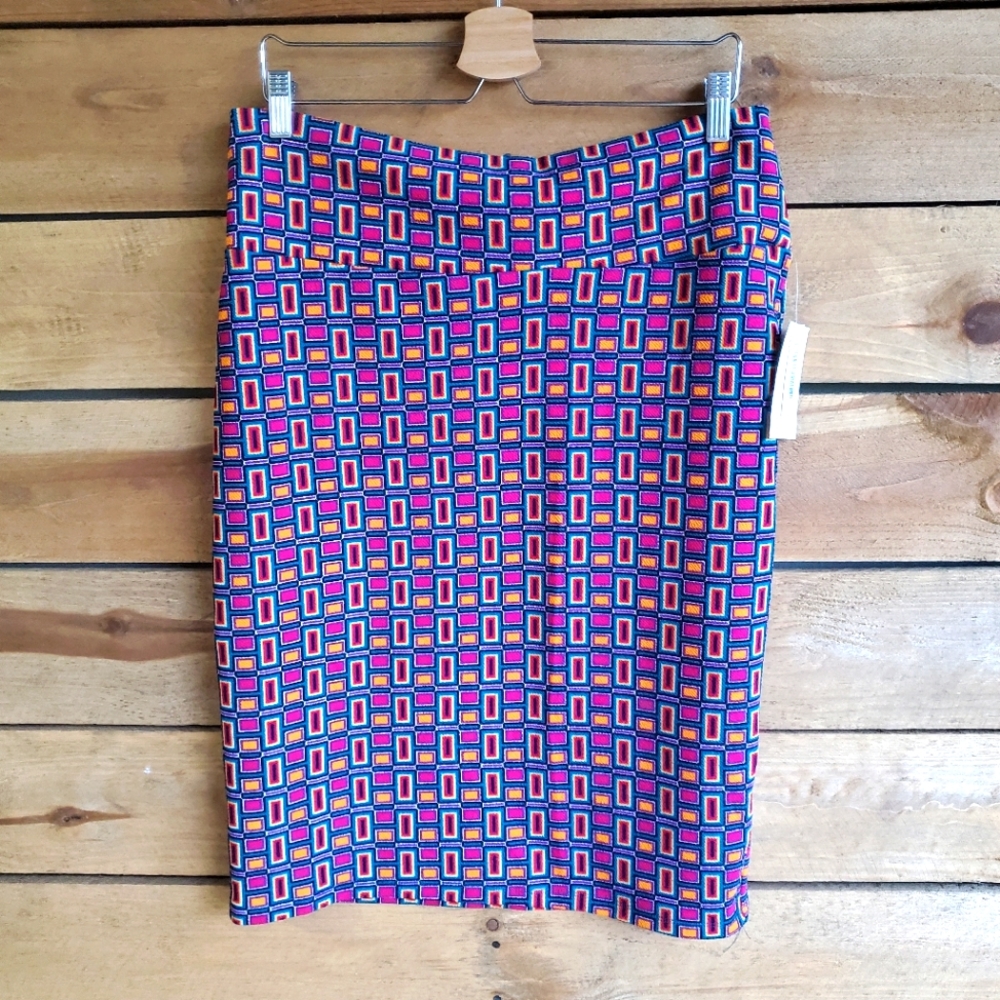 🔥NWT PERFECT GIFT IDEA 🎄 Cassie LuLaRoe skirt